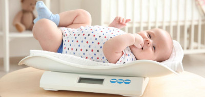 6 Rekomendasi Timbangan Bayi Digital Terbaik dan Akurat Untuk Si Kecil