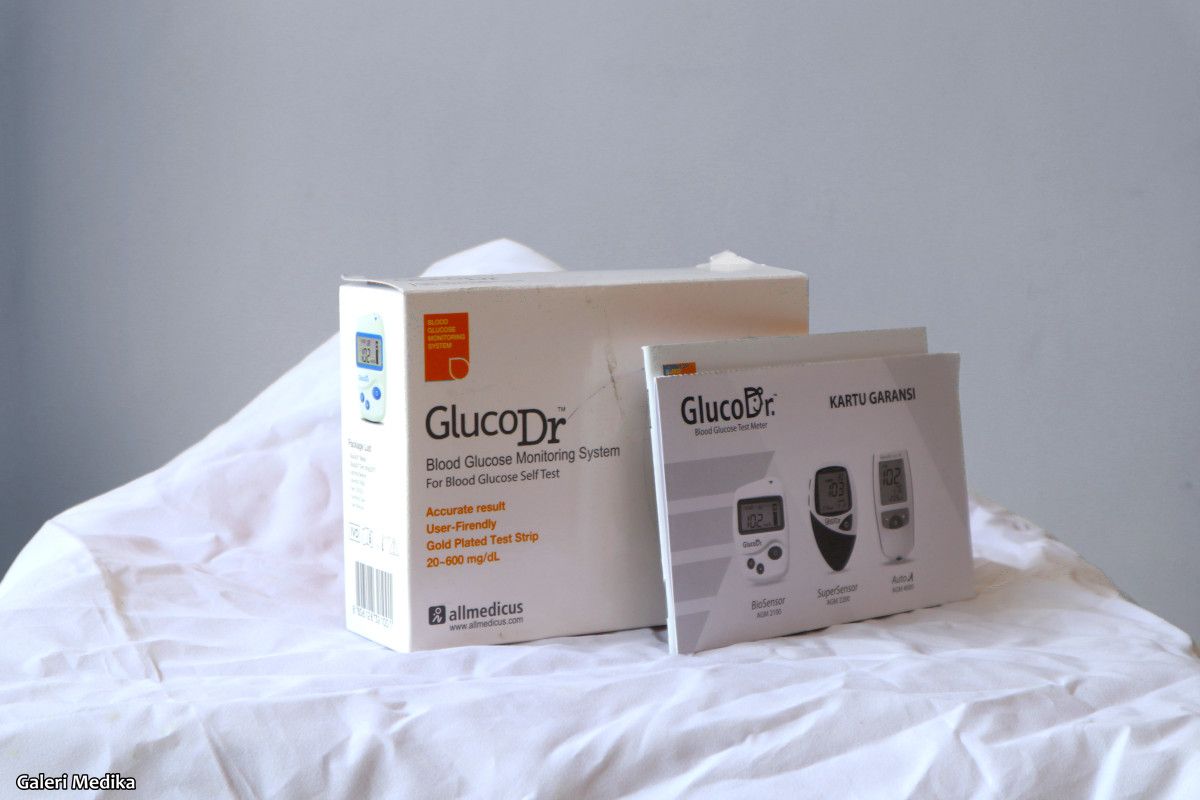 Alat Tes Darah GlucoDr Biosensor