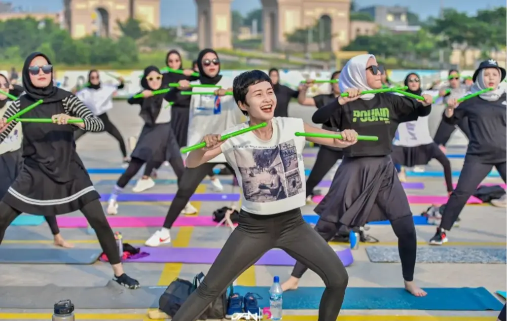Olahraga Tapi Pakai Stik Drum? Yuk Kenalan dengan Pound Fit, Si Olahraga Viral yang Sukses buat Semua Orang Menoleh!