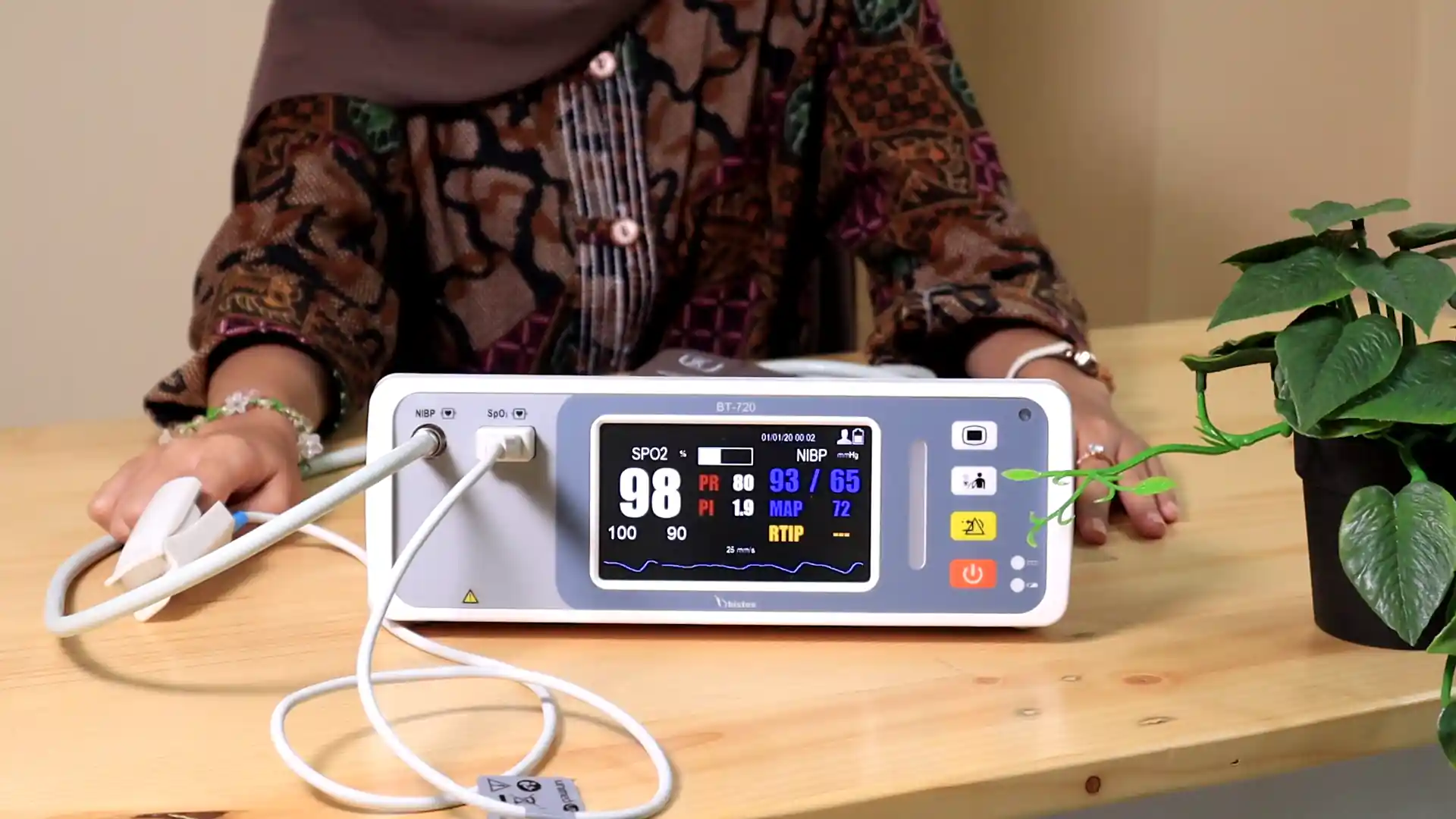 apa-saja-yang-bisa-diukur-dengan-pasien-monitor-bistos-bt-720-vital-sign-monitor