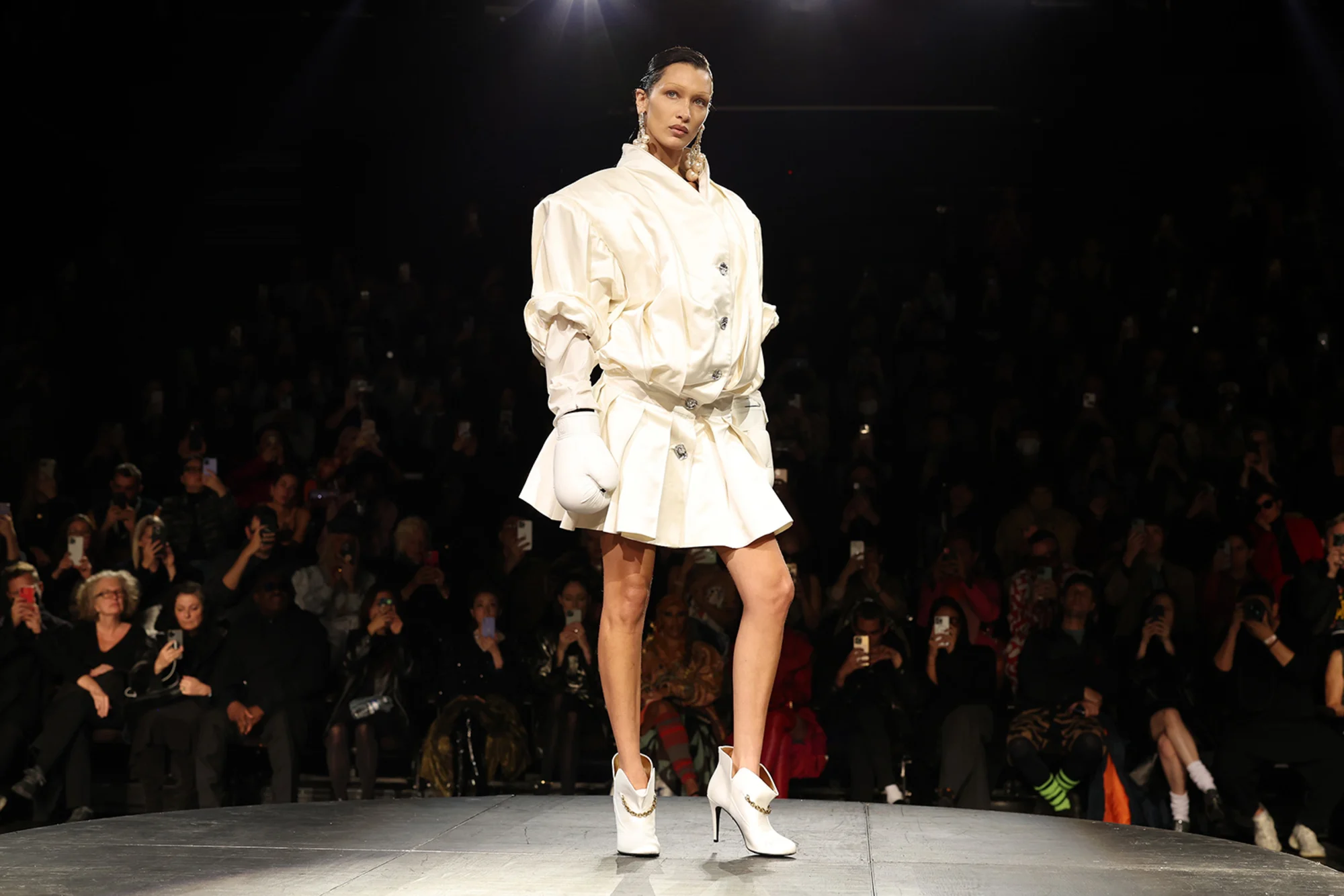 bella hadid lyme disease