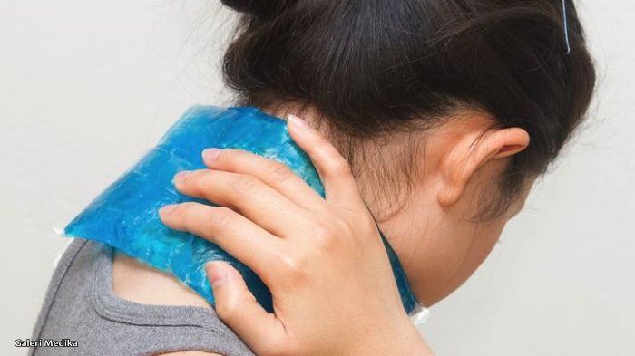 Pengendara Pakai Masker