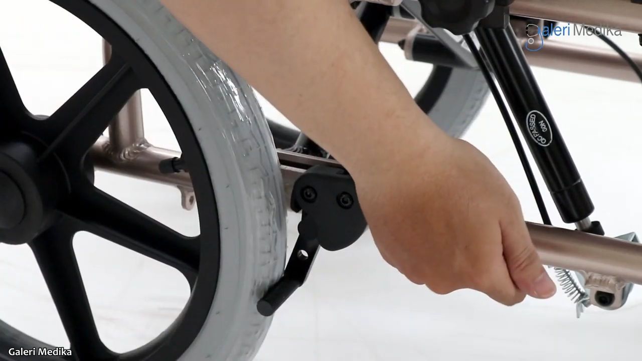 Cara Menggunakan Kursi Roda Cerebral Palsy